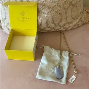 Kendra Scott Inez silver king pendant necklace